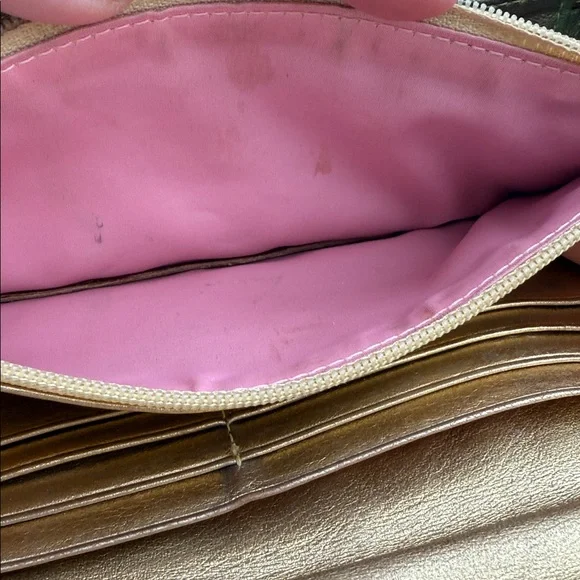 Juicy Couture Vintage Gold Tone Wallet - Picture 9 of 17